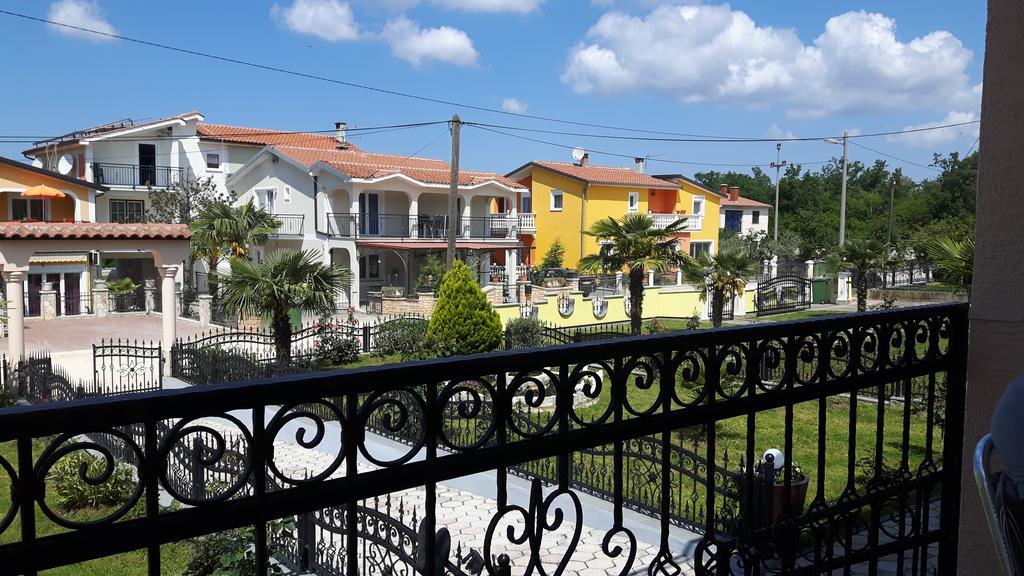 Radmani Apartments Пореч Екстериор снимка