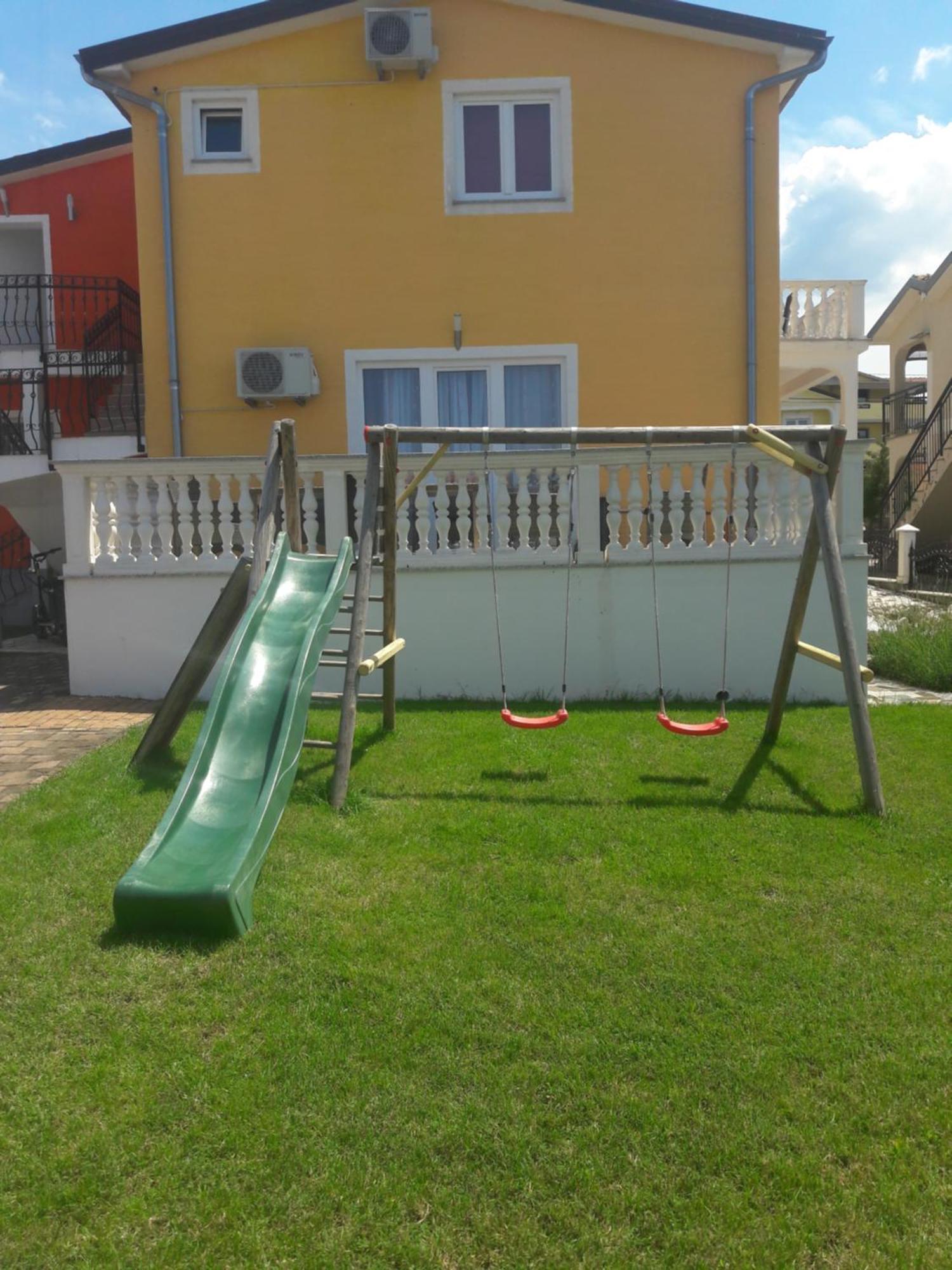 Radmani Apartments Пореч Екстериор снимка