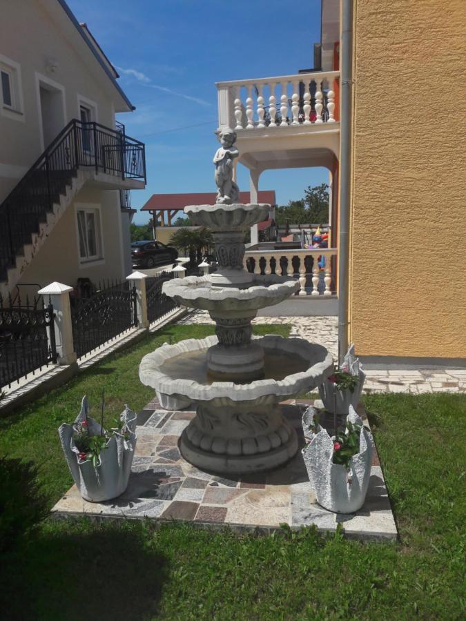 Radmani Apartments Пореч Екстериор снимка